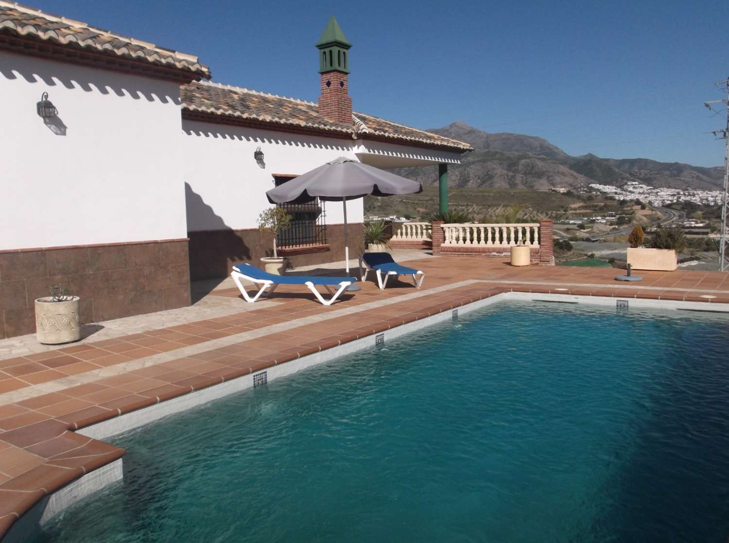 THREE VILLA WITH SPECTACULAR VIEWS AND POOL