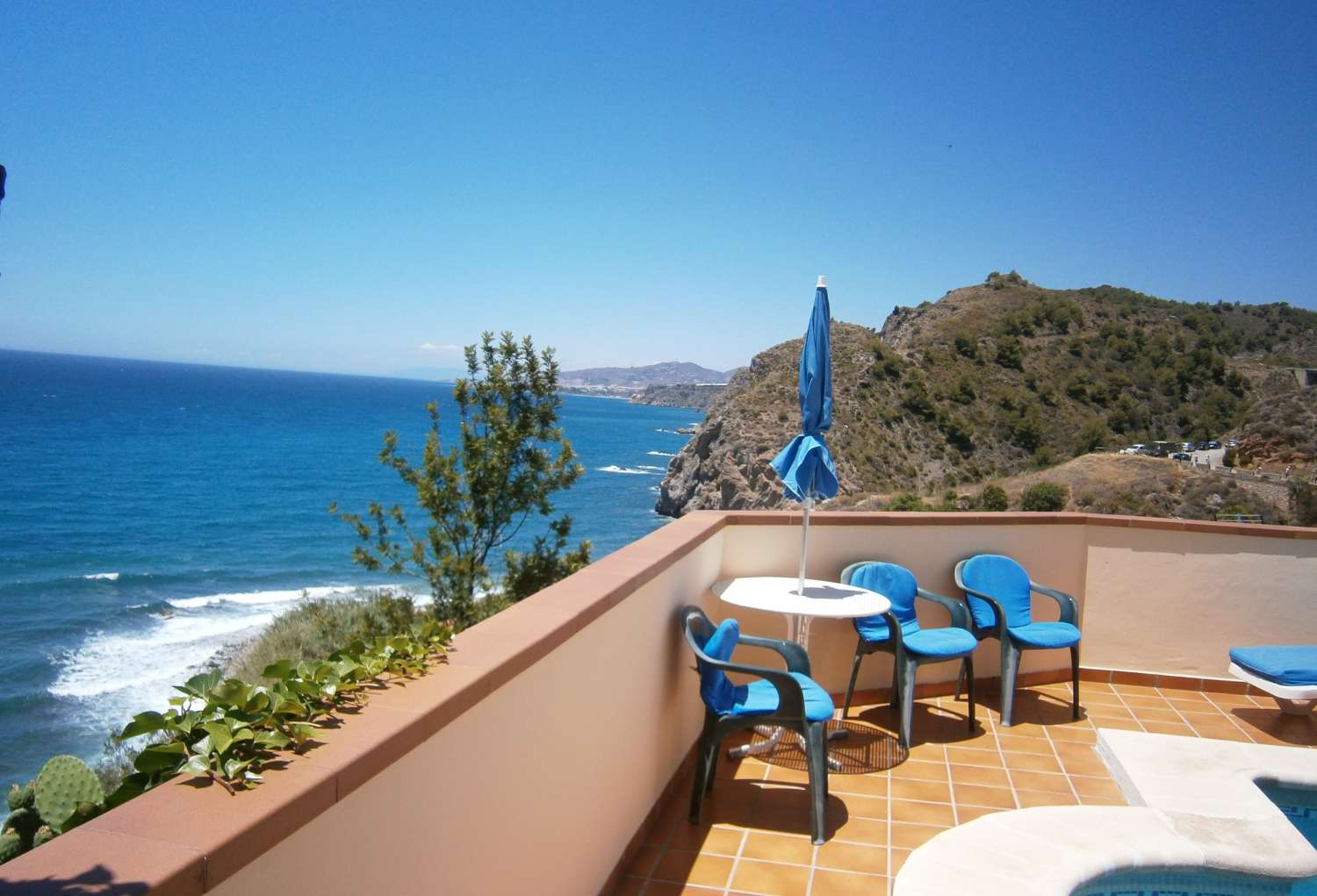 TWO BEDROOM RURAL HOUSE WITH POOL IN PROTECTED AREA NERJA