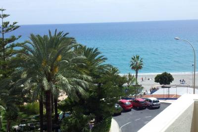 Flat for holidays in Chaparil (Nerja)