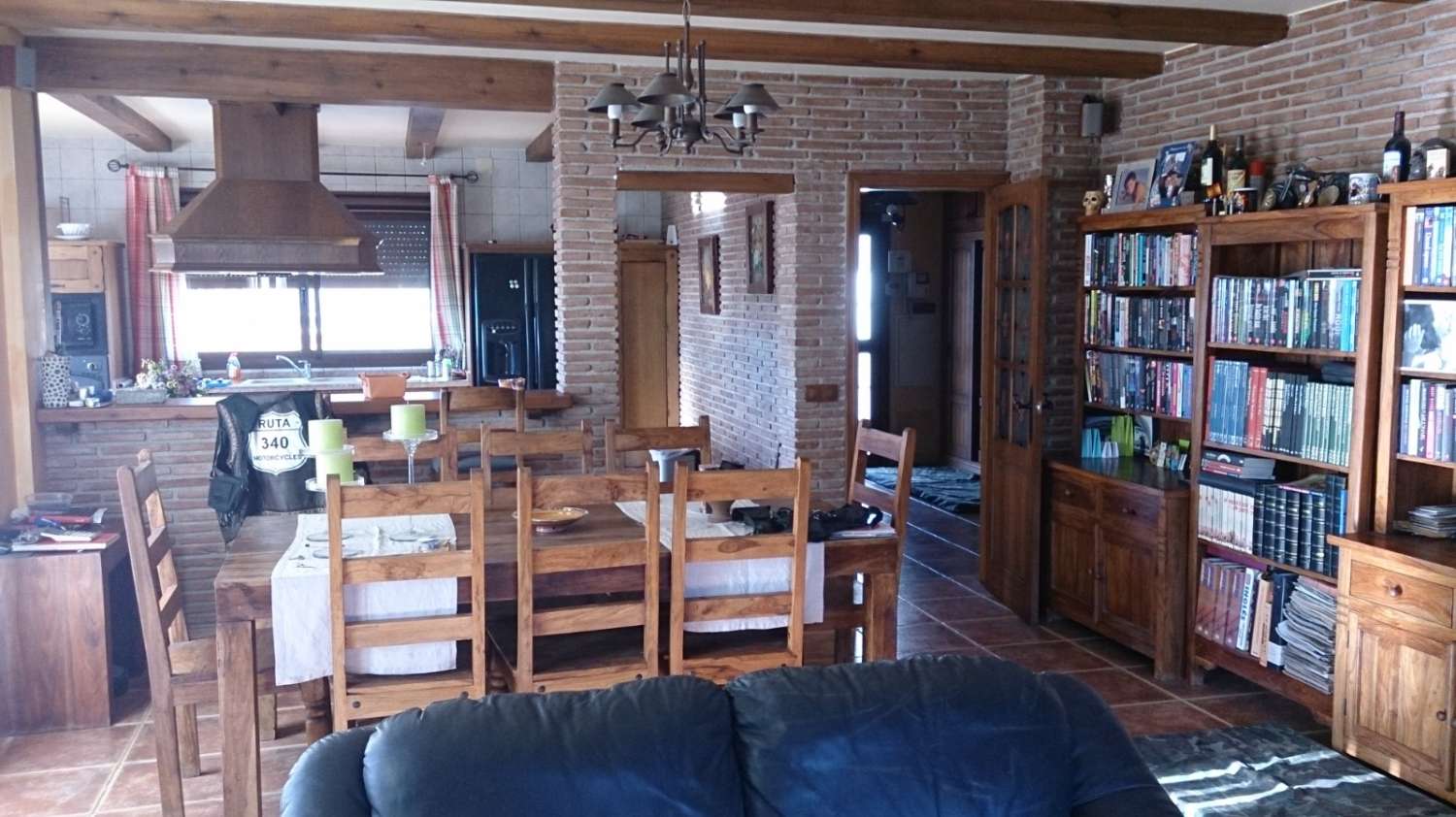 LARGE HOUSE WITH FOUR BEDROOMS ON A 2000 M PLOT